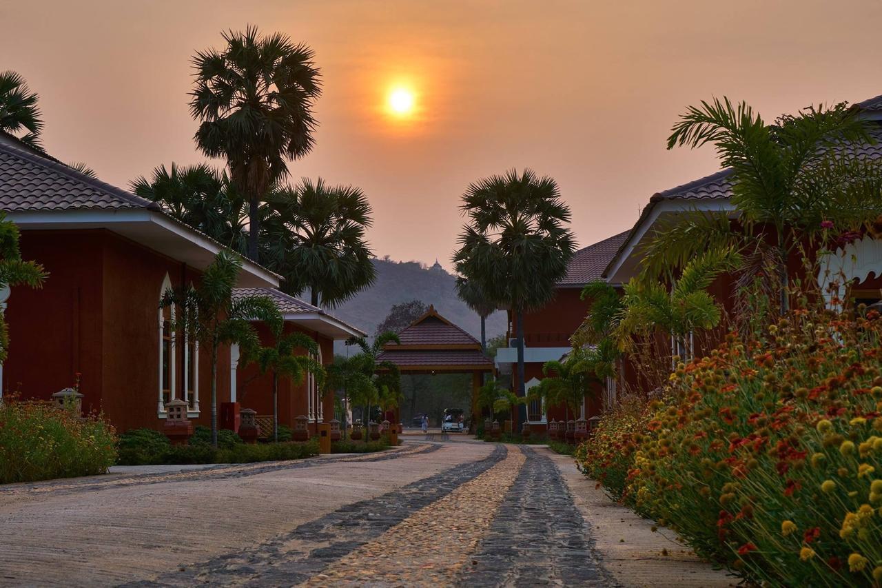 Westay @ Bagan Lotus Hotel Eksteriør bilde